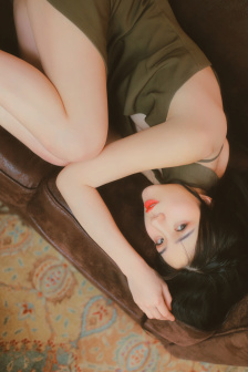 公媳在后山洗澡