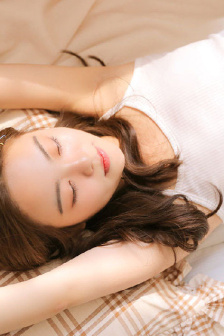 穿成军婚男主的前妻